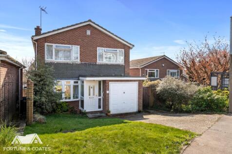 Cedar Close, Sawbridgeworth 3 bed detached house for sale
