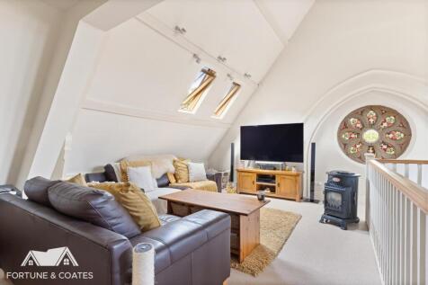 High Street, Harlow 2 bed apartment for sale