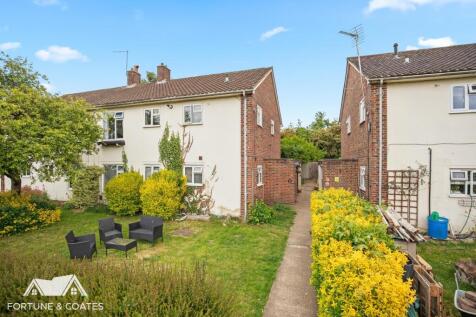 Broomfield, Harlow 2 bed maisonette for sale