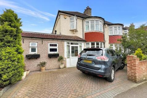 Purley Oaks Road, Sanderstead... 3 bed semi