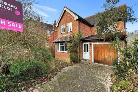 Tillingdown Hill, Caterham, Surrey... 3 bed detached house for sale