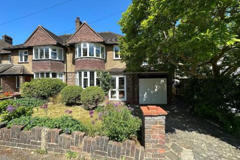 Norfolk Avenue, Sanderstead, Surrey... 4 bed semi