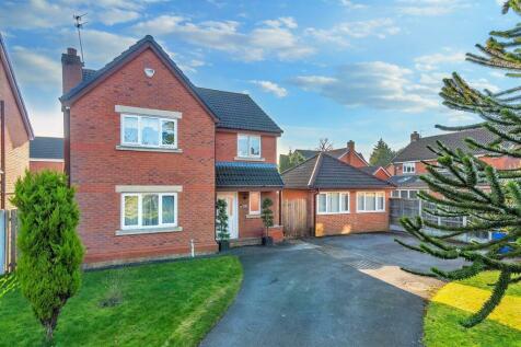 4 bedroom detached house for sale