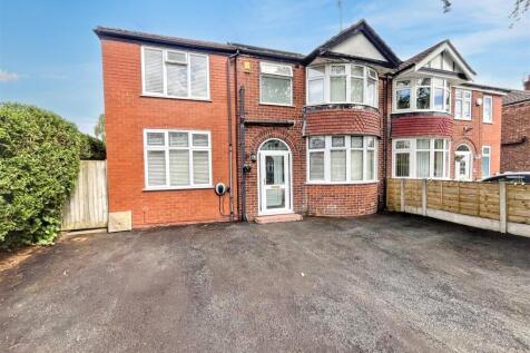 4 bedroom semi-detached house for sale