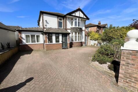 Meadway, Sale 3 bed detached house for sale