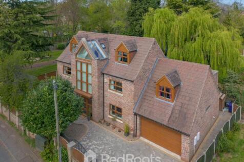4 bedroom detached house for sale