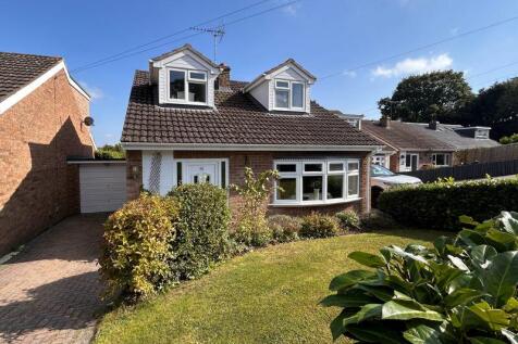 Keepers Close, Drakes Broughton 4 bed link detached house for sale
