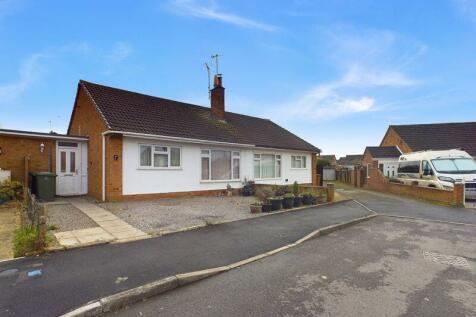 2 bedroom semi-detached bungalow for sale