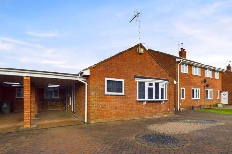 Beech Avenue, Drakes Broughton 2 bed detached bungalow for sale