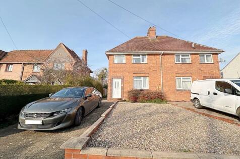 3 bedroom semi-detached house for sale