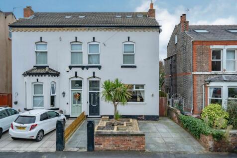 4 bedroom semi-detached house for sale