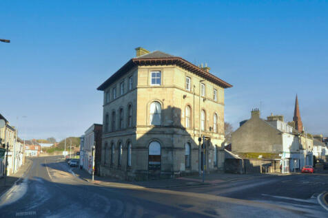 3 bedroom flat for sale