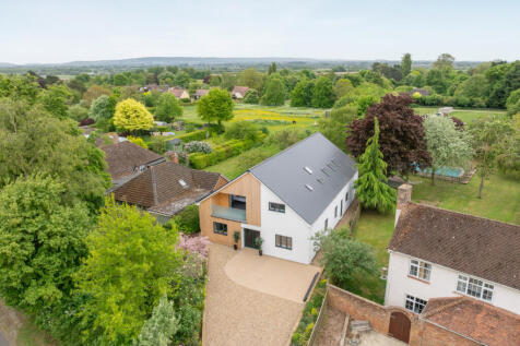 New Road, Aylesbury HP17 4 bed detached house for sale