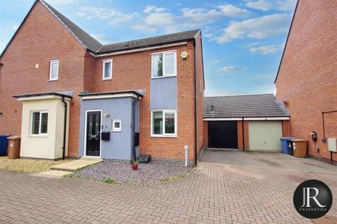 St. Thomas Way, Rugeley WS15 3 bed semi
