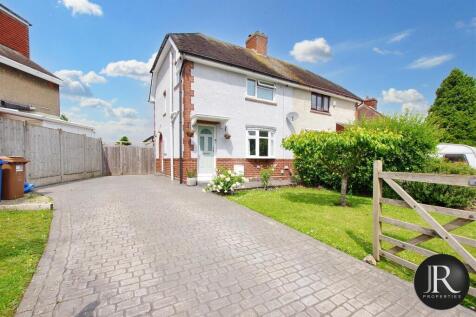 3 bedroom semi-detached house for sale