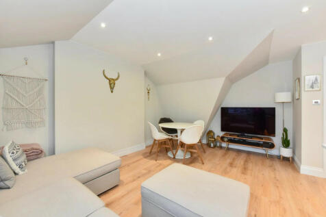 Clifton Hill, London, NW8 3 bed apartment for sale