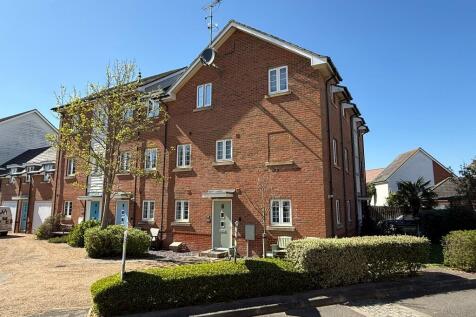 2 bedroom ground floor maisonette for sale