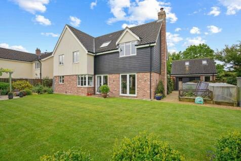 4 bedroom detached house for sale