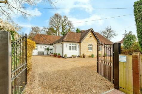 4 bedroom detached bungalow for sale