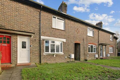 Sackville Gardens, East Grinstead, RH19 2 bed terraced house for sale