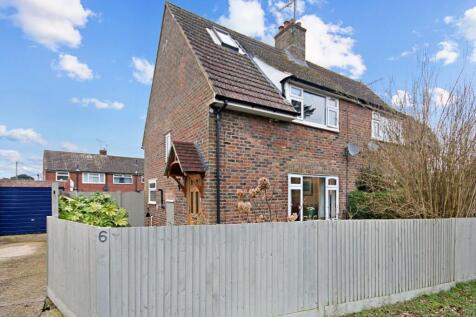 2 bedroom semi-detached house for sale