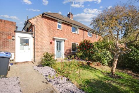 Blackwell Farm Road, East Grinstead... 4 bed semi