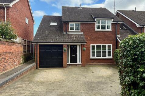 Drury Lane, Codsall, Wolverhampton 4 bed link detached house for sale