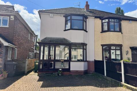Lane Green Avenue, Codsall... 2 bed semi