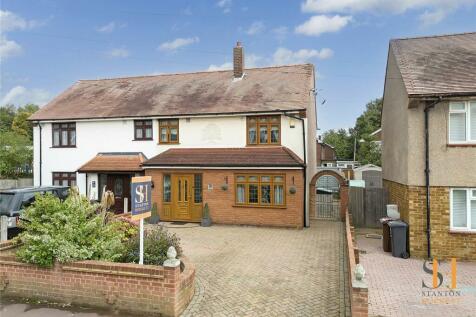 3 bedroom semi-detached house for sale