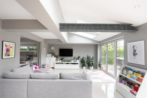 Swan Lane, Runwell, Essex, SS11 5 bed detached house for sale