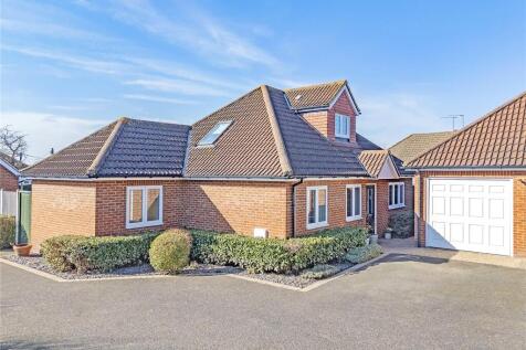 Charlotte Mews, Rainham, RM13 4 bed bungalow for sale