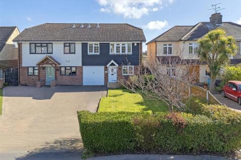 Park Lane, Ramsden Heath, Billericay... 4 bed semi