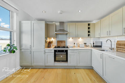 Brooke Road, E5 2 bed flat for sale