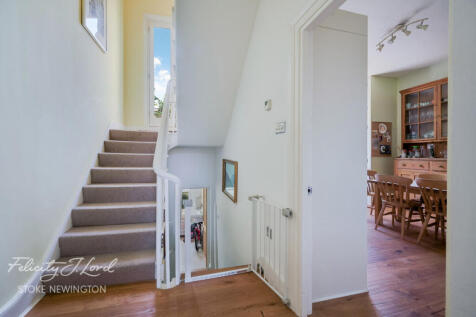 Amhurst Road, London N16 4 bed apartment for sale