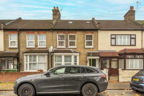 Wolsey Avenue, East Ham, London, E6 2 bed flat for sale