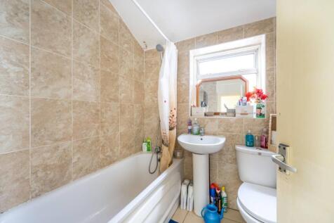 Rochester Avenue, Plaistow, London, E13 2 bed flat for sale