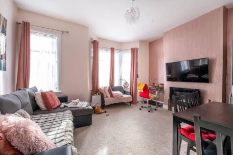 Plashet Grove, Plashet, London, E6 1 bed flat for sale