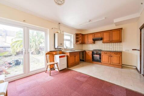 Alexandra Road, East Ham, London, E6 2 bed house for sale