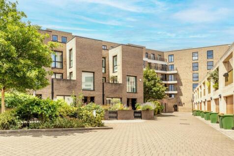 Potters Row, Stratford, London, E20 3 bed terraced house for sale
