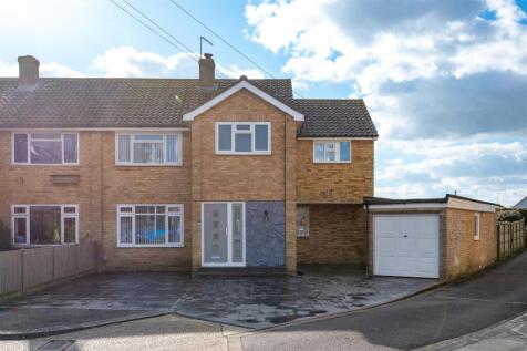 4 bedroom semi-detached house for sale