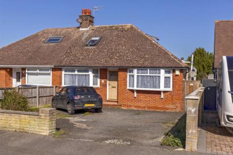 4 bedroom semi-detached bungalow for sale