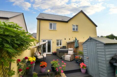 2 bedroom semi-detached house for sale