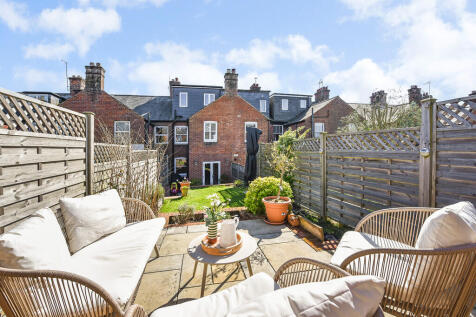 3 bedroom terraced house for sale
