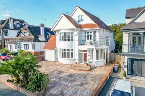 6 bedroom detached house for sale