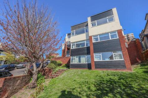 2 bedroom ground floor flat for sale
