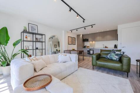 1 bedroom flat for sale