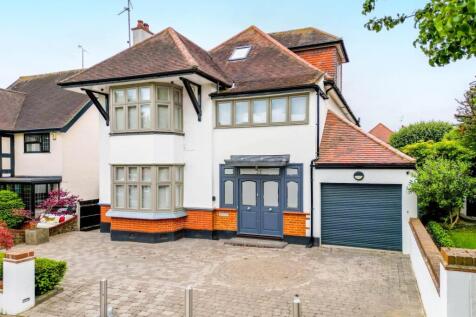 6 bedroom detached house for sale