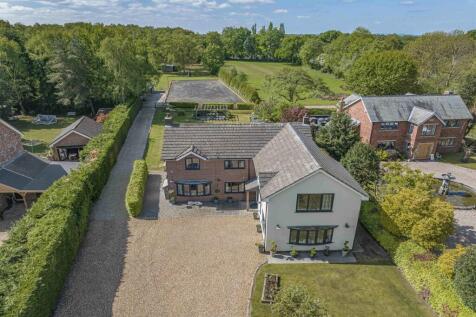 5 bedroom detached house for sale