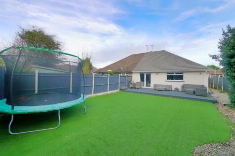 3 bedroom semi-detached bungalow for sale