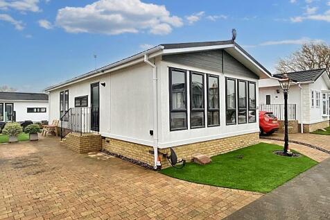 Wisteria Way, Herne Bay, CT6 6FJ 2 bed park home for sale